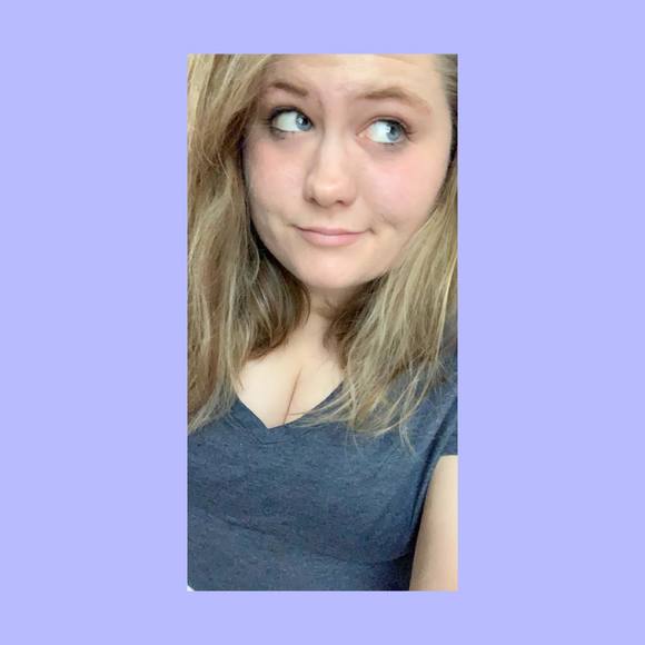 Meet your Posher, Kaitlyn - Picture 1 of 3